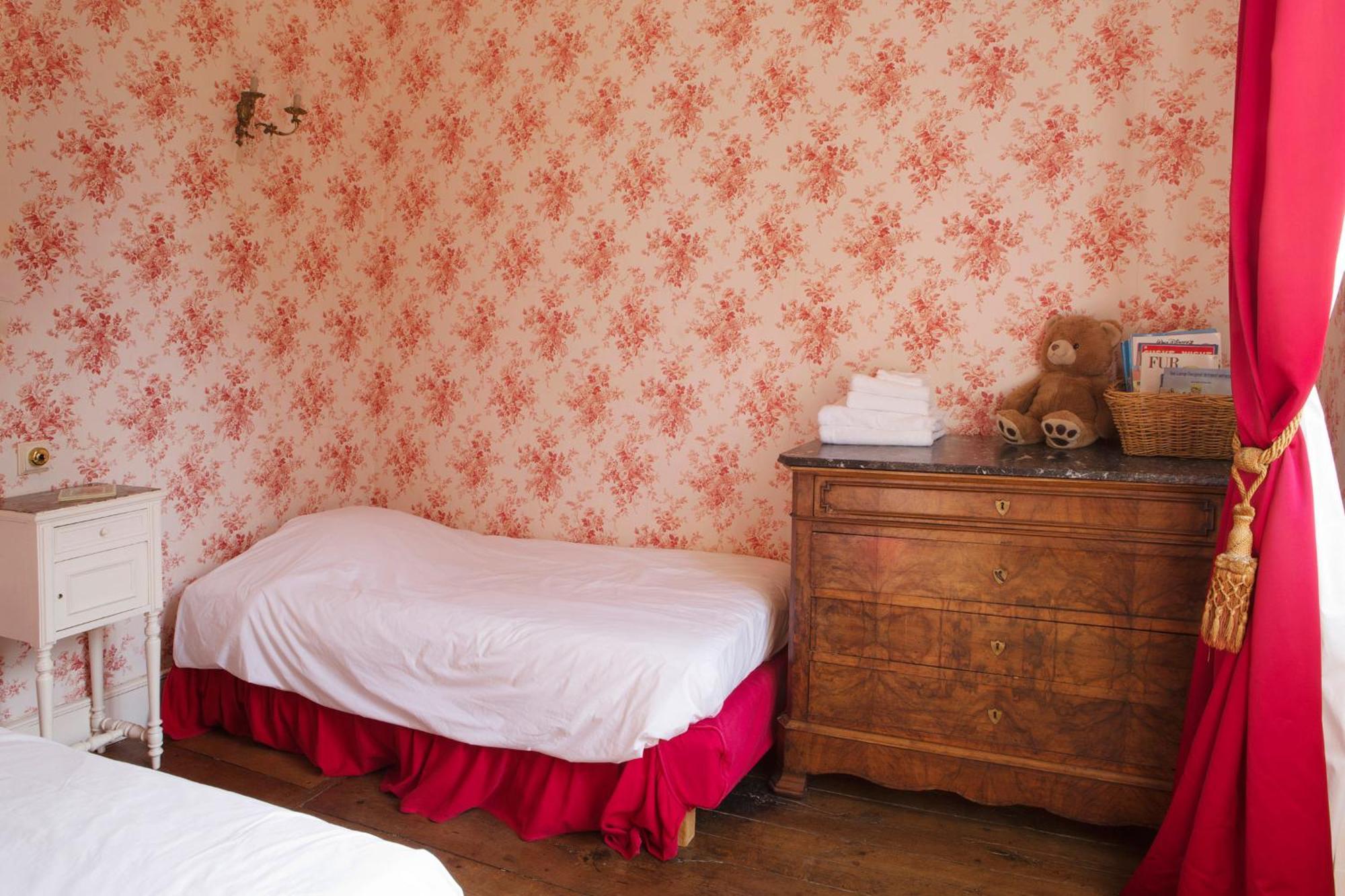 Abbaye Du Palais Bed & Breakfast Thauron Стая снимка