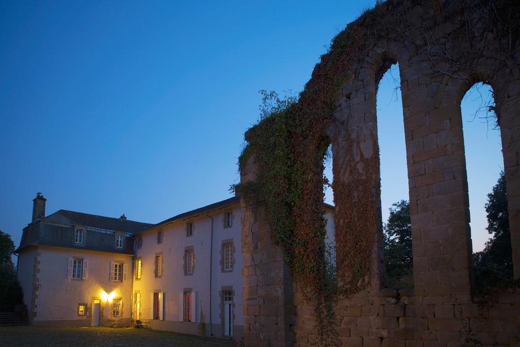 Abbaye Du Palais Bed & Breakfast Thauron Екстериор снимка