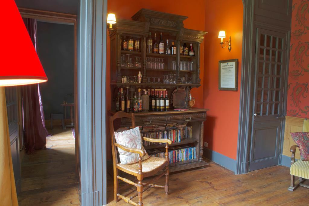 Abbaye Du Palais Bed & Breakfast Thauron Екстериор снимка