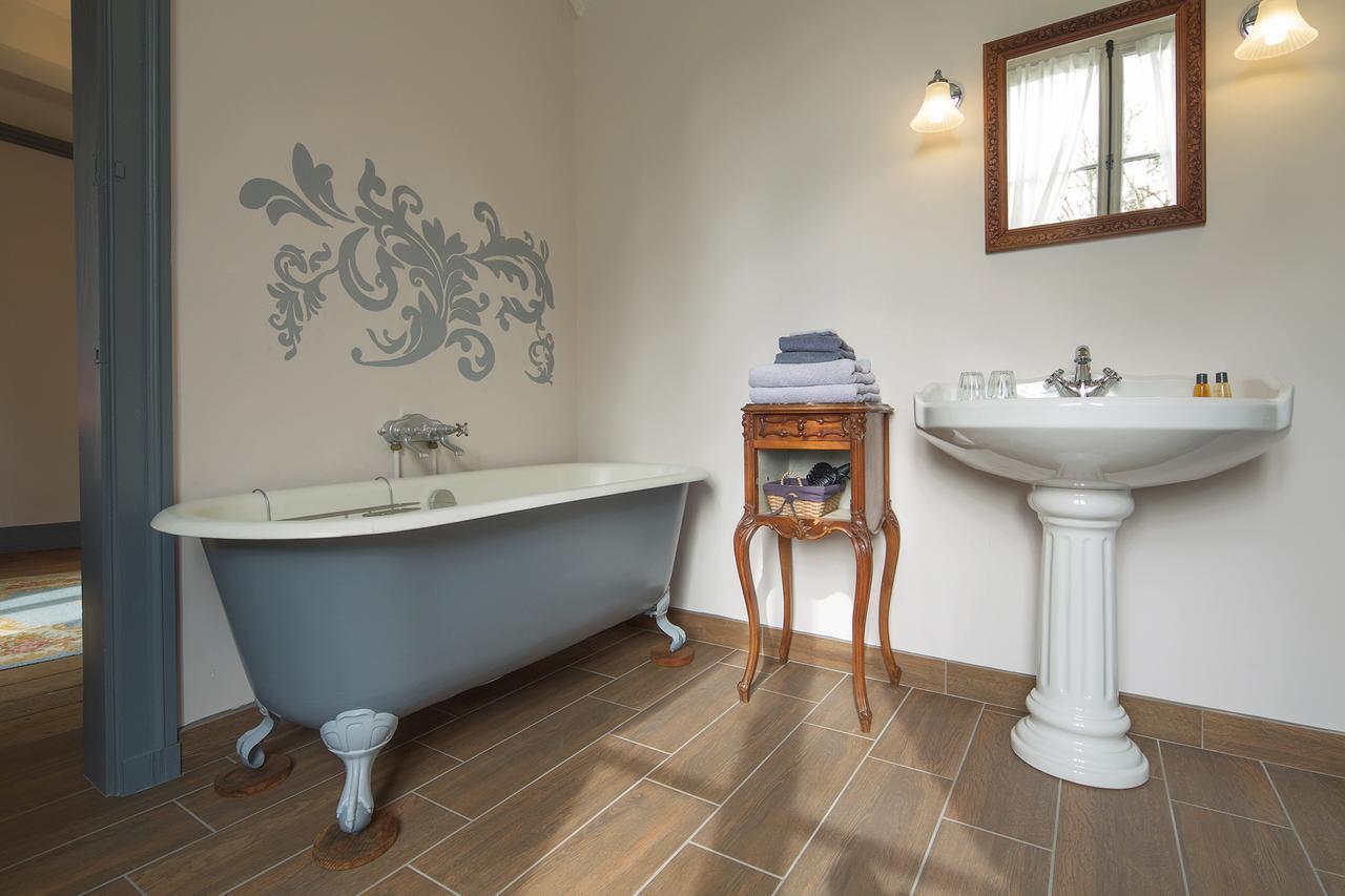 Abbaye Du Palais Bed & Breakfast Thauron Екстериор снимка