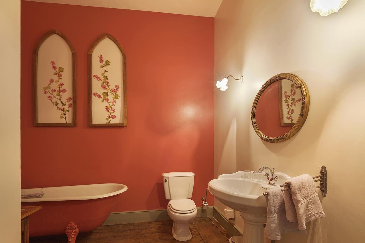 Abbaye Du Palais Bed & Breakfast Thauron Екстериор снимка