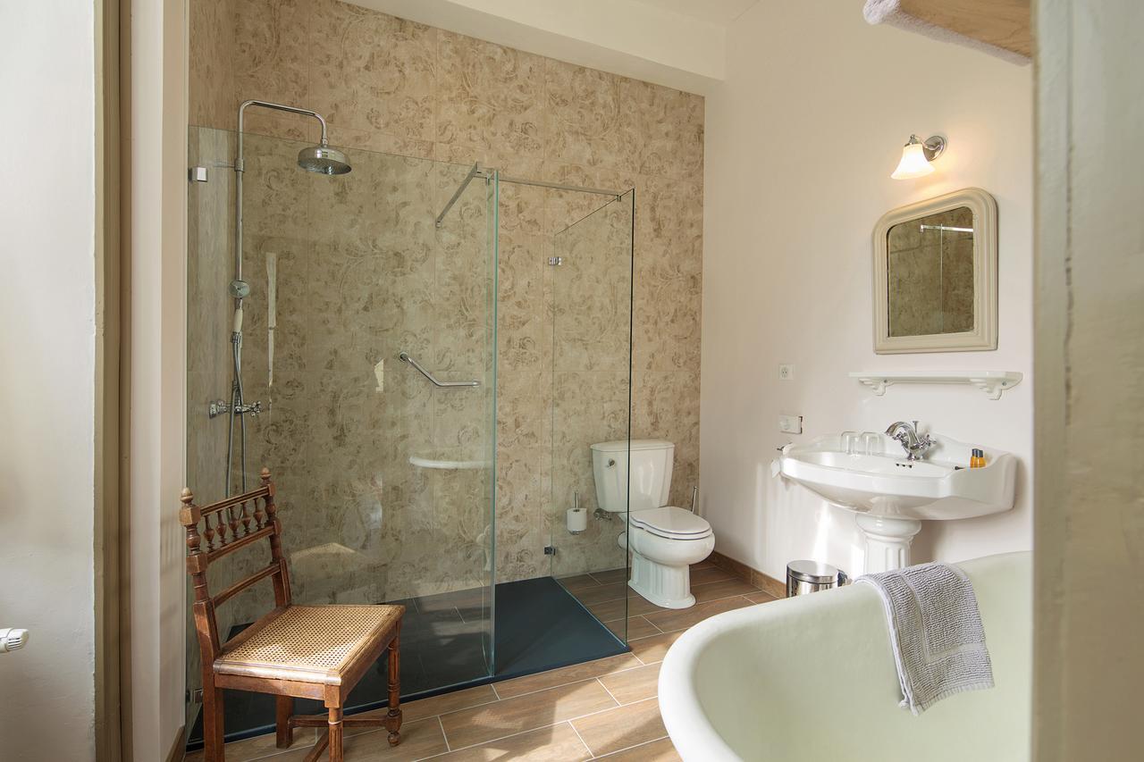 Abbaye Du Palais Bed & Breakfast Thauron Екстериор снимка