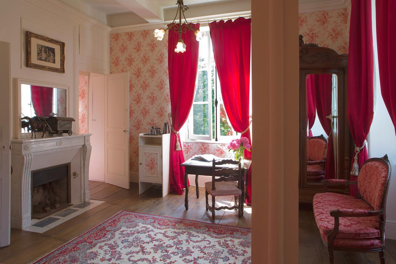 Abbaye Du Palais Bed & Breakfast Thauron Екстериор снимка