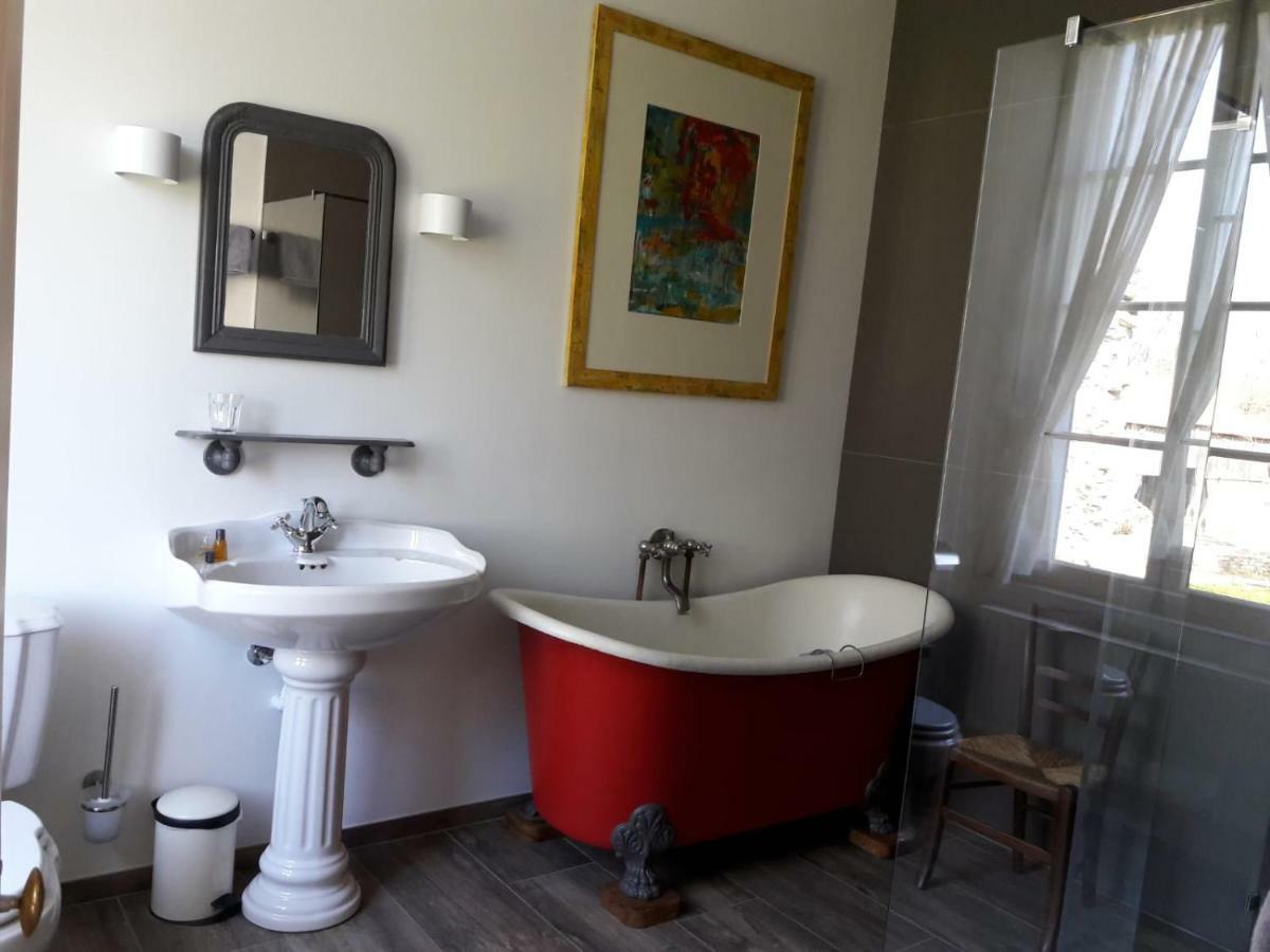 Abbaye Du Palais Bed & Breakfast Thauron Екстериор снимка